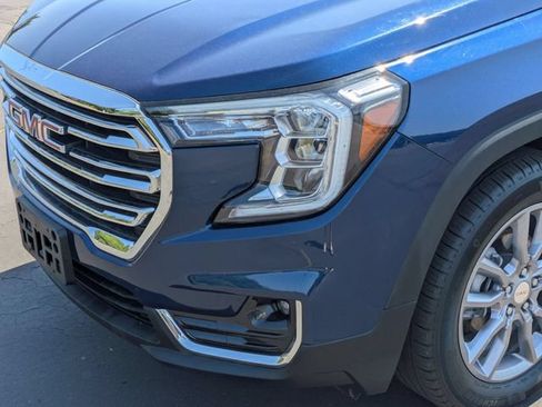 Certified 2022 GMC Terrain SLT w/ LPO, Floor Liner Package AWD/4WD image 9
