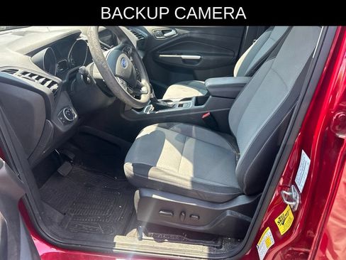 Used 2017 Ford Escape SE w/ Equipment Group 201A FWD image 8