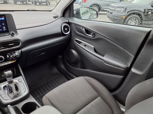 Used 2022 Hyundai Kona SEL image 11
