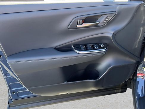 Certified 2025 Toyota Crown Limited image 22