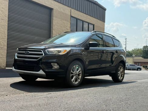 Used 2017 Ford Escape SE w/ Equipment Group 201A FWD image 43