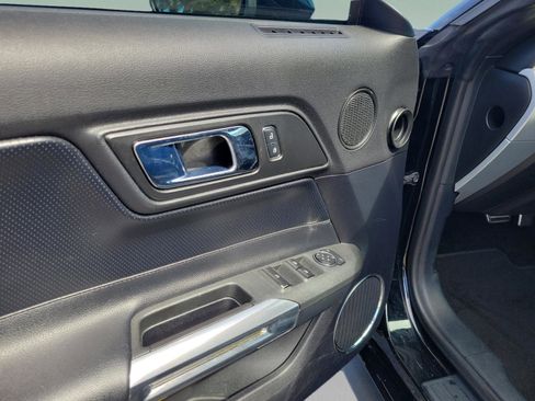 Used 2016 Ford Mustang Premium image 7