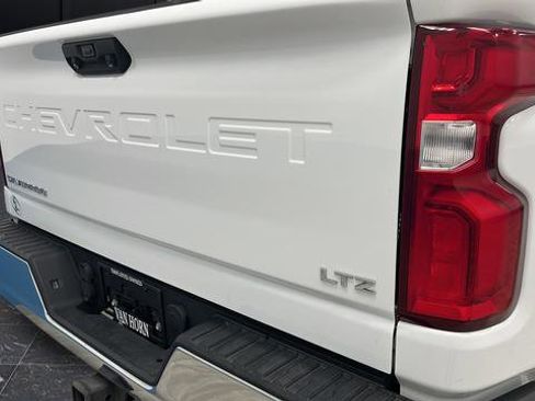 Used 2022 Chevrolet Silverado 2500 LTZ AWD/4WD image 32