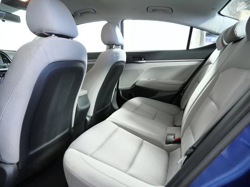 Used 2018 Hyundai Elantra SE w/ Cargo Package FWD image 14