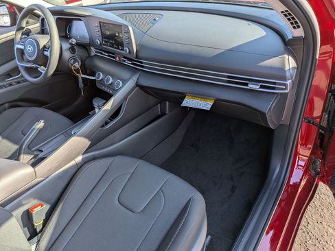 New 2026 Hyundai Elantra SE image 24