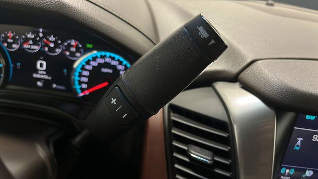 Used 2019 Chevrolet Suburban Premier AWD/4WD image 19