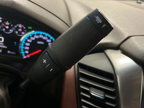 Used 2019 Chevrolet Suburban Premier AWD/4WD image 19