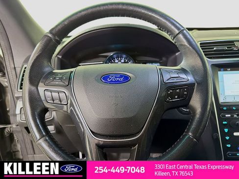 Used 2016 Ford Explorer Limited w/ Equipment Group 301A FWD image 10