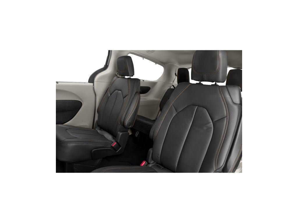 Used 2018 Chrysler Pacifica Limited FWD image 42