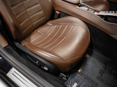 Used 2015 Ferrari California T image 36