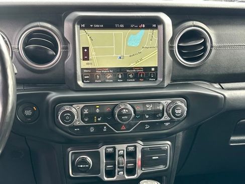 Used 2018 Jeep Wrangler Unlimited Sahara image 25