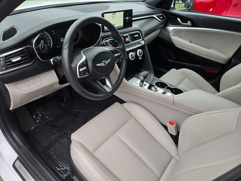 Used 2023 Genesis G70 2.0T RWD image 9