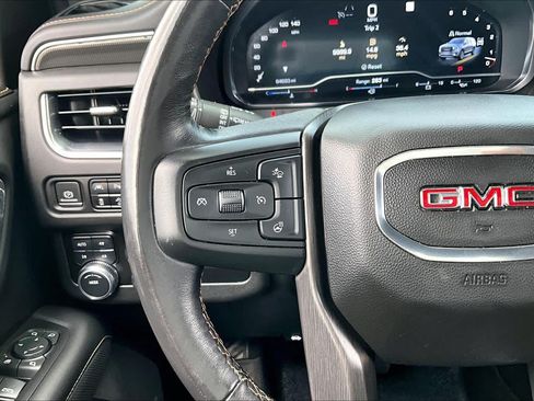 Used 2022 GMC Yukon XL AT4 AWD/4WD image 24
