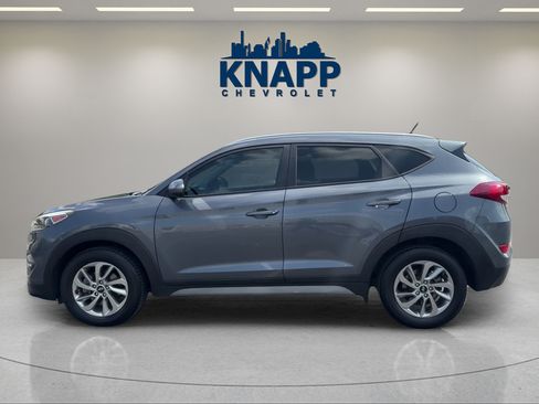 Used 2017 Hyundai Tucson SE w/ SE Popular Package 02 FWD image 2