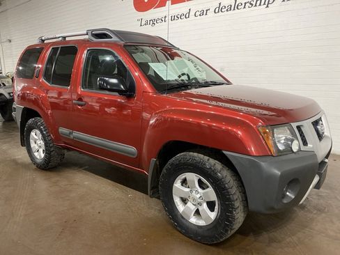 Used 2013 Nissan Xterra S image 2