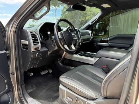 Used 2017 Ford F250 Platinum AWD/4WD image 9