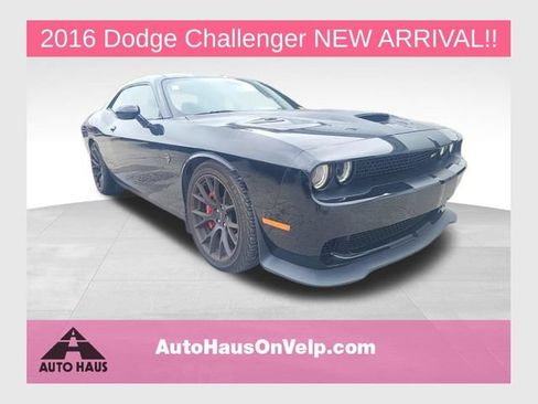Used 2016 Dodge Challenger SRT Hellcat RWD image 1