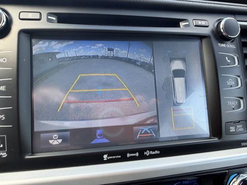 Used 2017 Toyota Highlander Limited Platinum FWD image 23
