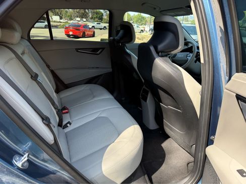 Used 2023 Kia Niro Wind w/ Wind Preserve Package FWD image 4