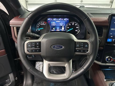 Used 2024 Ford Expedition Limited AWD/4WD image 13