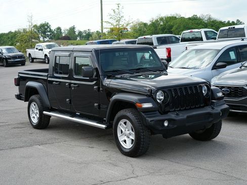 Used 2020 Jeep Gladiator Sport w/ Quick Order Package 24S AWD/4WD image 3