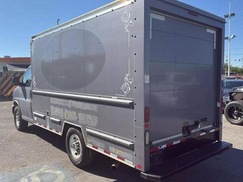 Used 2015 GMC Savana 3500 image 3