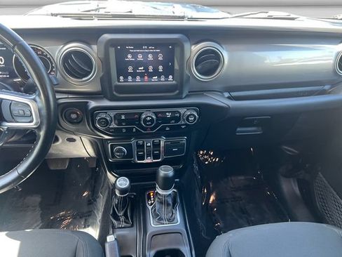 Used 2021 Jeep Gladiator Overland AWD/4WD image 15