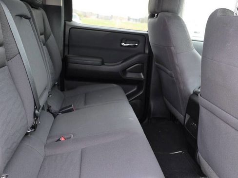 Used 2022 Nissan Frontier SV image 16