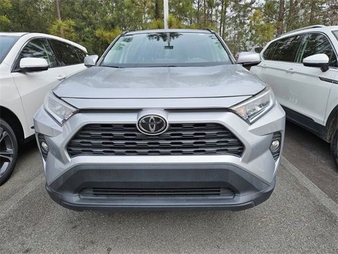 Used 2019 Toyota RAV4 XLE image 3