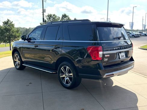 Used 2023 Ford Expedition XLT AWD/4WD image 4