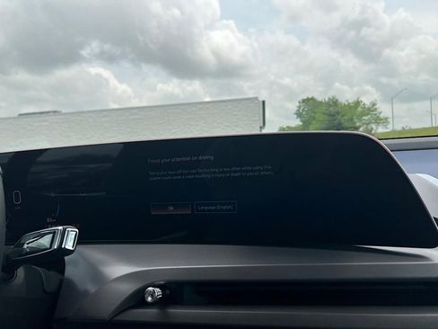 New 2026 Cadillac Vistiq Premium Luxury w/ LPO, Floor Liner Package image 26