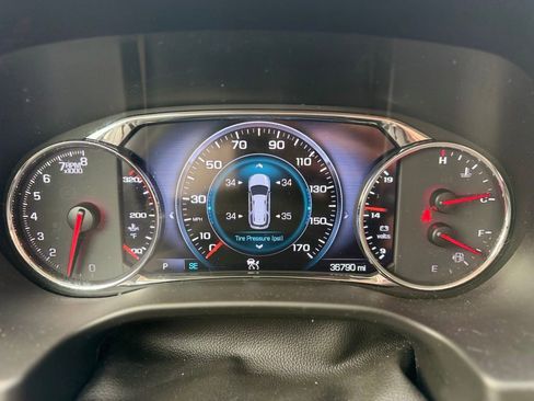 Used 2018 GMC Acadia Denali w/ Technology Package AWD/4WD image 13