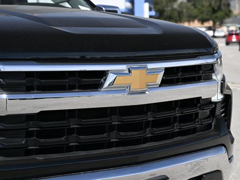 Used 2025 Chevrolet Silverado 1500 LT image 11