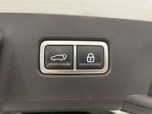 Used 2023 Kia Sorento SX image 16