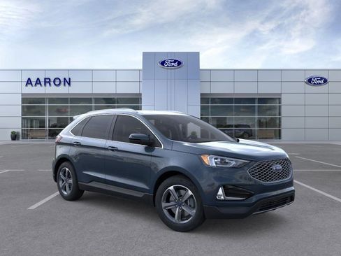 Used 2024 Ford Edge SEL w/ Convenience Package image 8