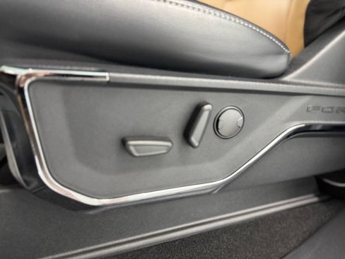 Used 2024 Ford F350 Lariat w/ Chrome Package image 17