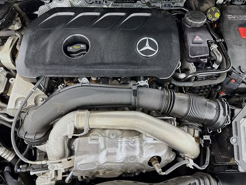 Used 2025 Mercedes-Benz GLA 250 image 37