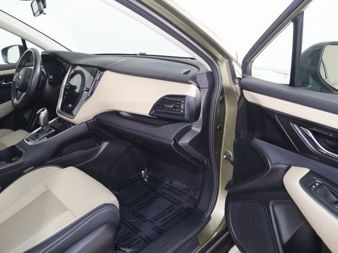 Used 2025 Subaru Outback Premium image 40