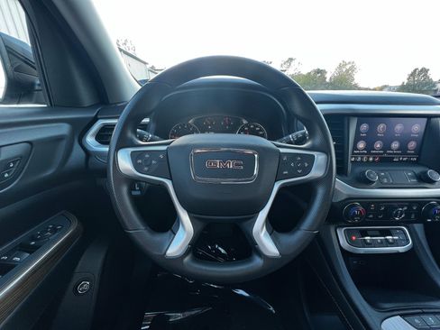 Used 2023 GMC Acadia SLE w/ Driver Convenience Package image 15