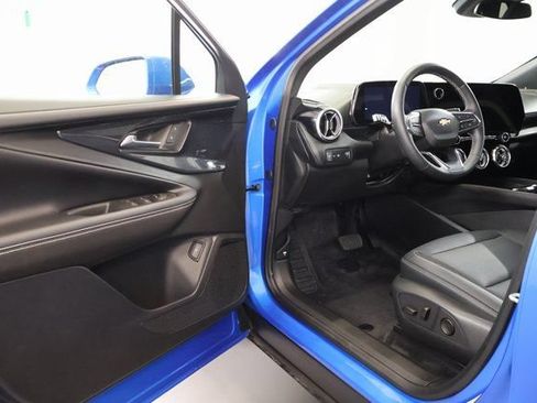 New 2025 Chevrolet Blazer EV LT AWD/4WD image 9
