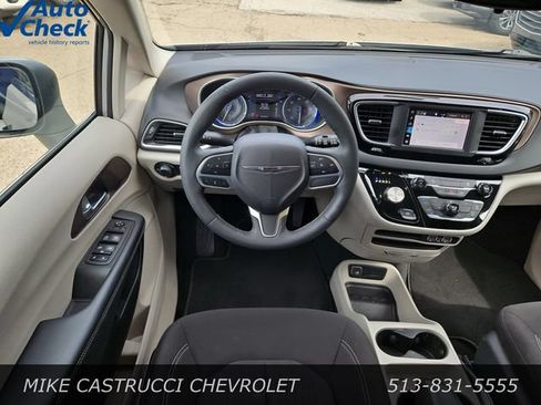 Used 2023 Chrysler Voyager LX FWD image 11