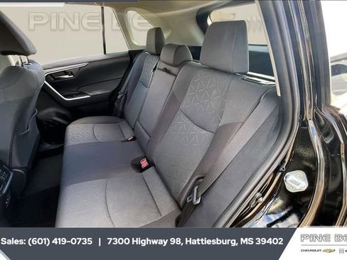 Used 2024 Toyota RAV4 XLE image 19