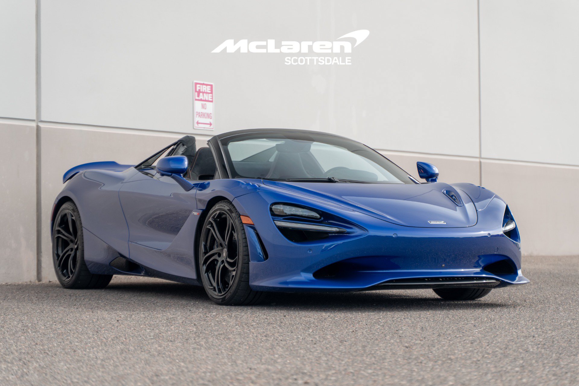 Used 2024 McLaren 750S Spider RWD image 9