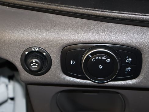 Used 2020 Ford Transit 350 XLT image 36