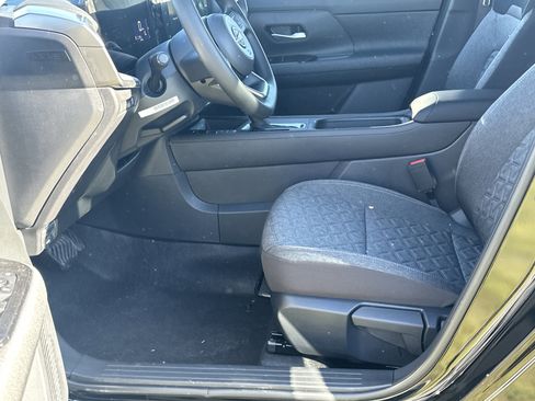 New 2026 Nissan Kicks SV image 9