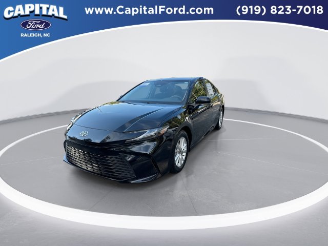 Used 2025 Toyota Camry LE w/ Convenience Package FWD image 4