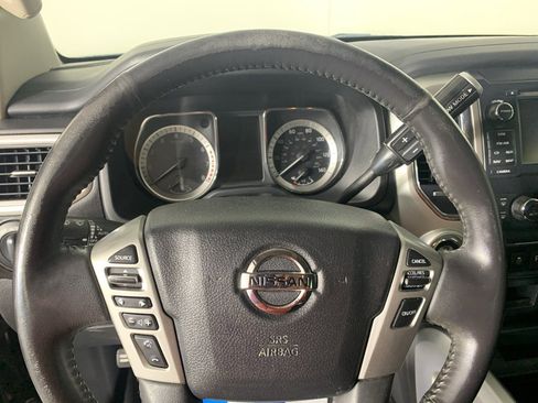 Used 2017 Nissan Titan SV image 22