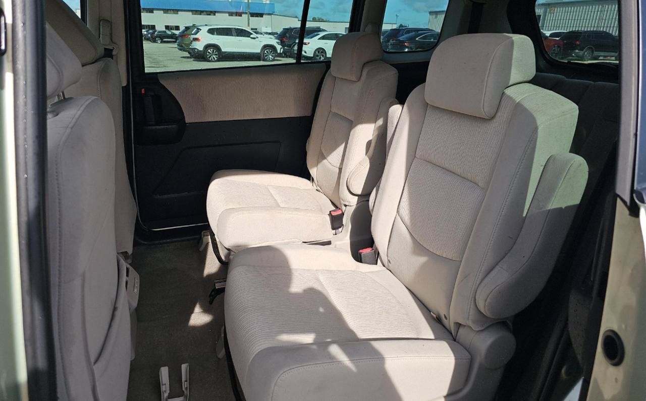 Used 2008 MAZDA MAZDA5 Sport FWD image 19