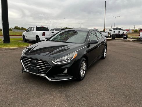 Used 2018 Hyundai Sonata SE image 2