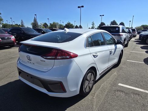 Used 2021 Hyundai Ioniq SE FWD image 16